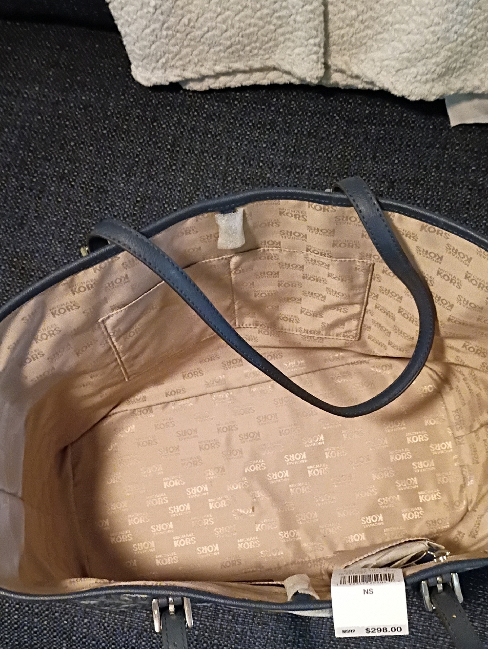 Michael Kors Jet Set Travel Navy Floral Tote with Cream Accents - Picture 5 of 6